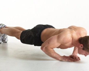 Домашний спортзал: упражнения для рук