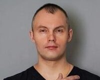 Можно ли ходить по спине ногами